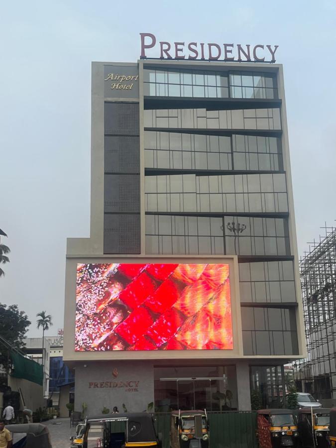 Presidency Airport Hotel Kochi Exterior foto